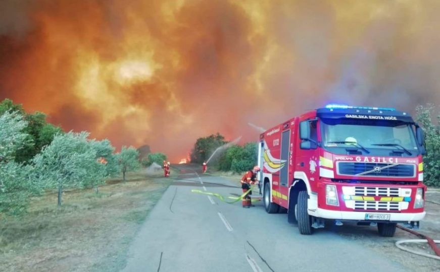 Stravičan požar u Sloveniji i dalje bukti, na terenu više od 1.000 vatrogasaca
