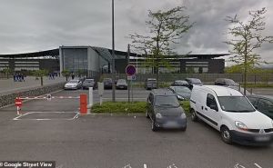 Francuska: Otac zaboravio ostaviti dijete u vrtić, umjesto toga bila u vrelom autu. Preminula je