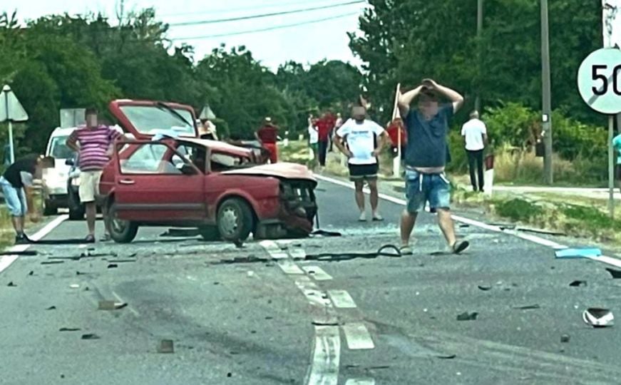 Vozač dobio teške povrede, opasne po život u saobraćajnoj nesreći na putu Bijeljina - Ugljevik