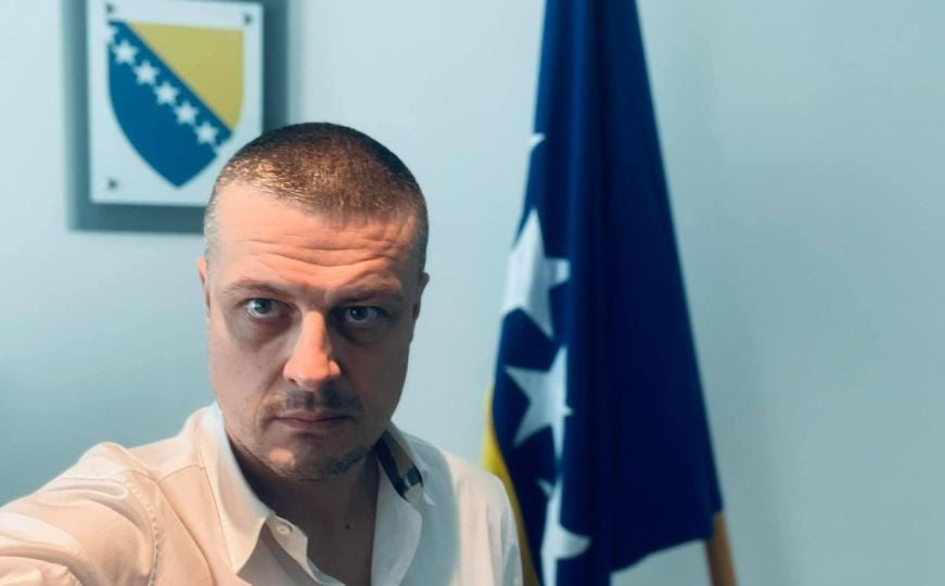 Vojin Mijatović uoči večerašnjih protesta: "Schmidte, zaboravio si jednu stvar"