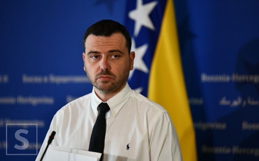 Magazinović pozvao Schmidta da se večeras obrati građanima BiH