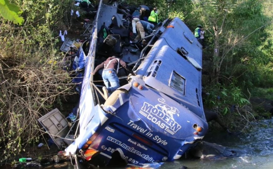 Strašna nesreća u Keniji: Sletio autobus, poginule 34 osobe