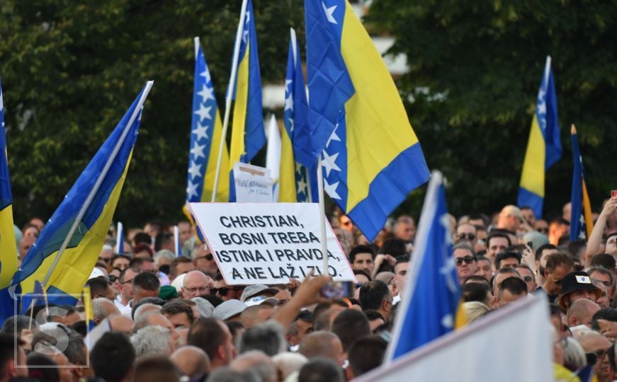 Nastavljaju se protesti u Sarajevu, građani ne odustaju od svojih zahtjeva