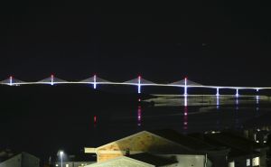 Pogled na Pelješki most iz Neuma