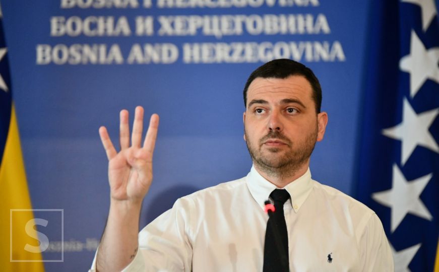 Magazinović pozdravio "racionalnu odluku Schmidta": Zahvalio se jednom političaru