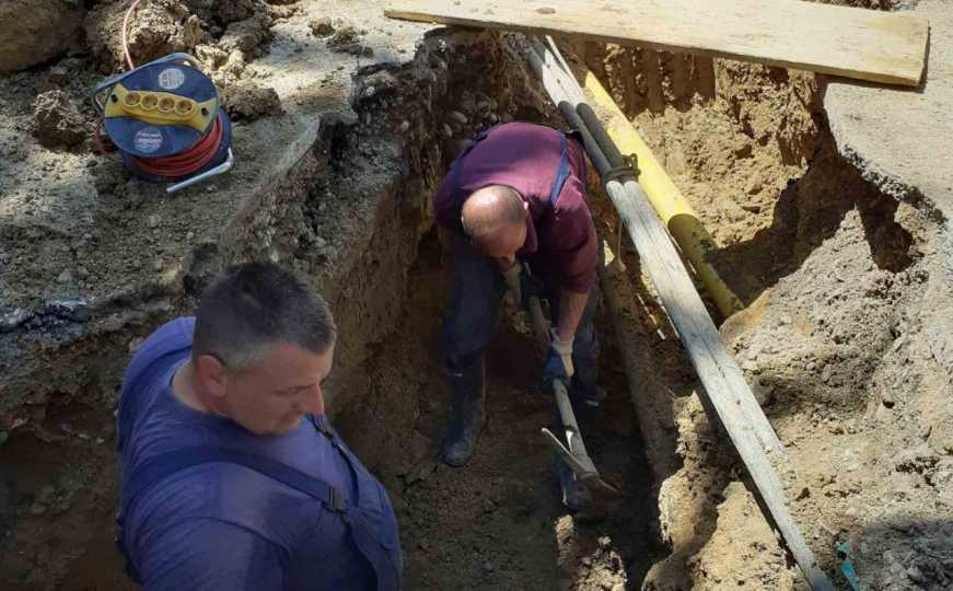 Do 17 sati, 12 sarajevskih naselja će biti bez vode: Od Marijin Dvora do Baščaršije smanjen pritisak