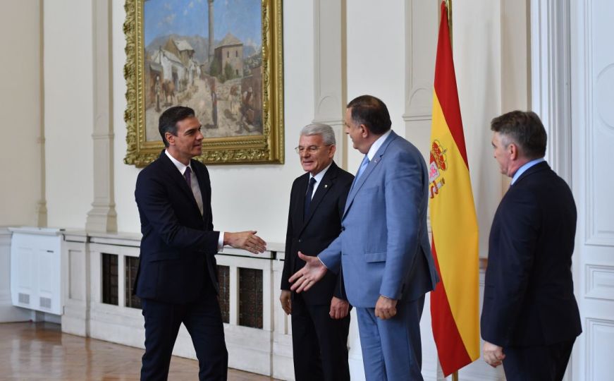 Španjolski premijer stigao u BiH: Pogledajte kako je dočekan u Predsjedništvu BiH