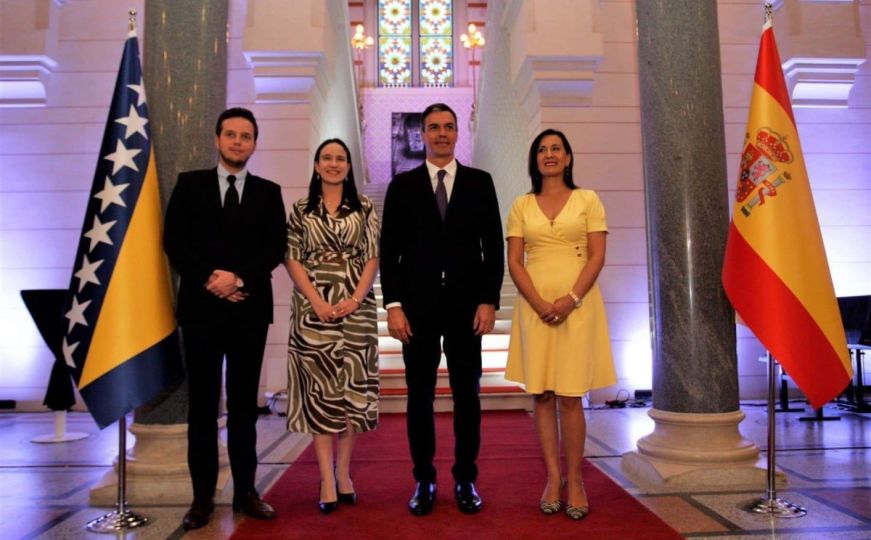 Španski premijer Pedro Sanchez nakon sastanka sa članovima Predsjedništva posjetio Vijećnicu