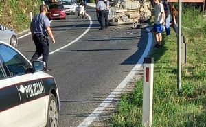 Saobraćajna nesreća na ulazu u Konjic, vozilo se prevrnulo