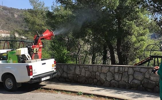 Slučaj iz susjedstva: Došli zaprašiti komarce - mještani im izbušili gume