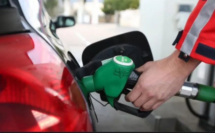 Blagi pad cijena goriva, pogledajte kilometarsku gužvu na benzinskoj pumpi u Brčkom