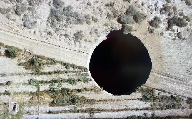 Misterija: U Čileu se otvorila ogromna rupa - široka 25, a duboka 200 metara