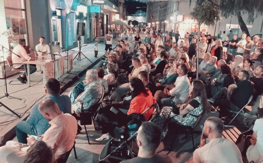 Održana promocija knjige 'Geografija nestanka' Emira Suljagića u Travniku