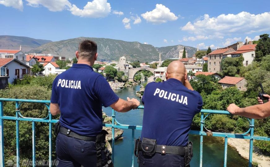 Dramatična akcija u Mostaru: Turistkinju spašavali ribari i skakači