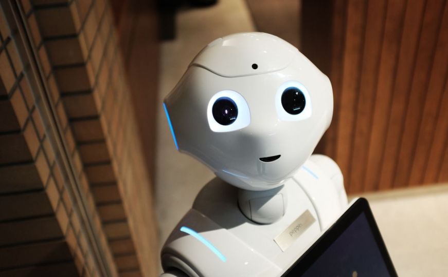 Roboti stižu: Osnovana stranka koju vodi vještačka inteligencija. Uskoro izlaze na izbore