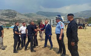 Helikopteri MUP-a Srbije gase požar u Trebinju: Stigao i Aleksandar Vulin