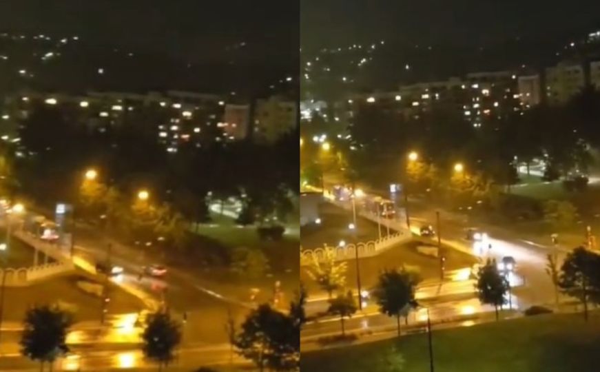 Poplavljena cesta u Sarajevu, trolejbusi ne mogu proći, automobili se okreću