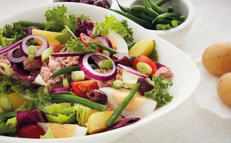 Brzo, jeftino i fino: Grčka tuna salata za one koji nemaju vremena kuhati