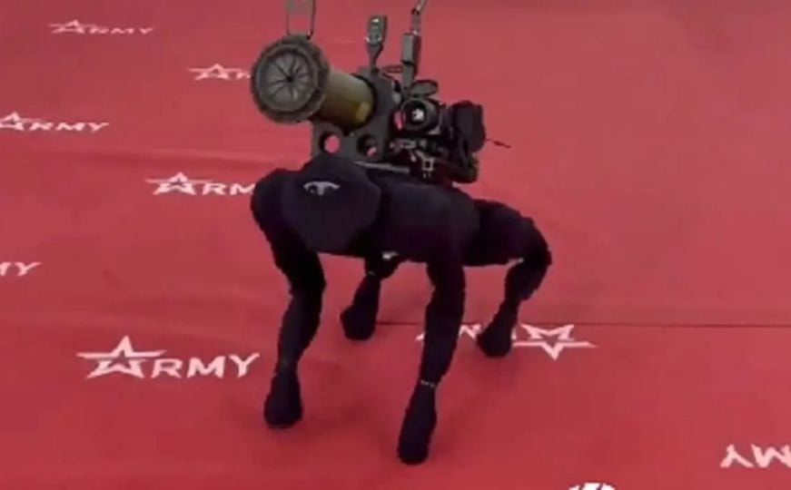 Rusija predstavila novo oružje: Ovo je pas-robot naoružan raketnim bacačem