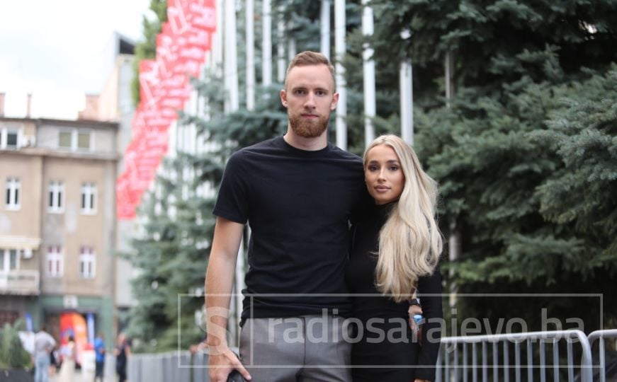Džanan Musa s djevojkom Adnom Ducanović prošetao Sarajevom
