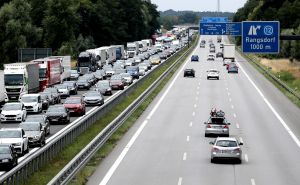 Nijemci traže ograničenje brzine na autoputevima nakon skandala kojeg je izazvao vozač Bugattija