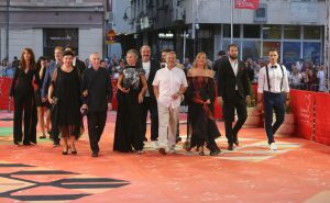 Mnogo poznatih lica: Ekipa filma "Praznik Rada" Pjera Žalice prošetala crvenim tepihom