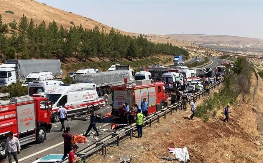 Stravična saobraćajna nesreća u Turskoj: Poginulo najmanje 15 osoba