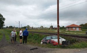 Jedna osoba povrijeđena u sudaru dostavnog vozila i voza u Prijedoru
