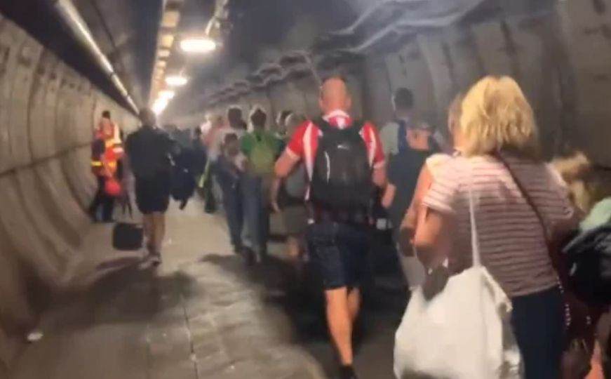 Pokvario se voz ispod La Manchea, putnici ostali zarobljeni pet sati