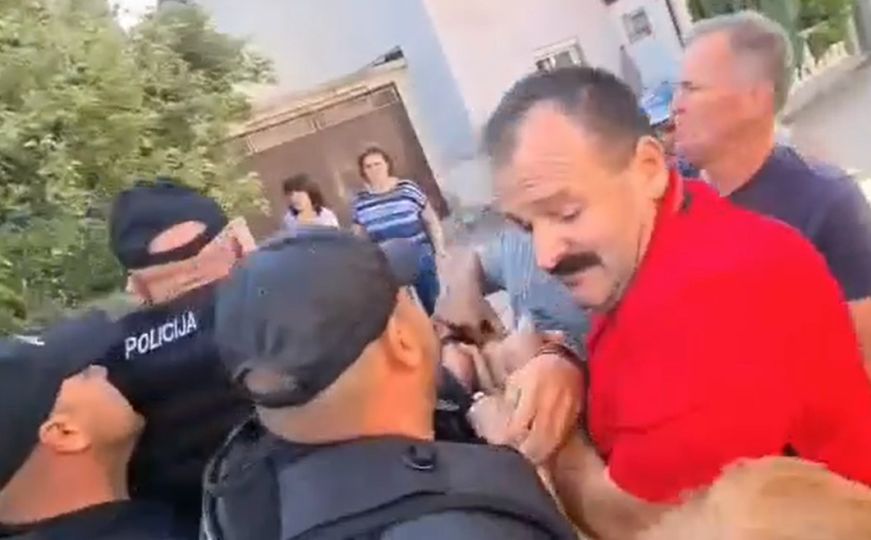 Oglasila se i policija nakon incidenta u Livnu