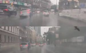 Pljuskovi i grmljavina u Sarajevu: Pogledajte kako izgleda glavna ulica u gradu