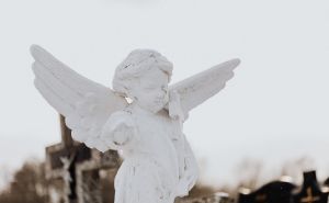 Drska krađa u Tomislavgradu: Sa groblja ukraden skupocjeni anđeo