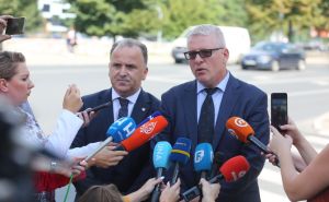 Schmidt se nije pojavio na sastanku sa DF-om: "Nećemo voditi ljubav s njim iza zatvorenih vrata"