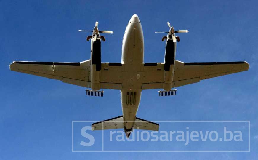 Avion prisilno sletio na aerodrom Split. Na terenu su vatrogasci