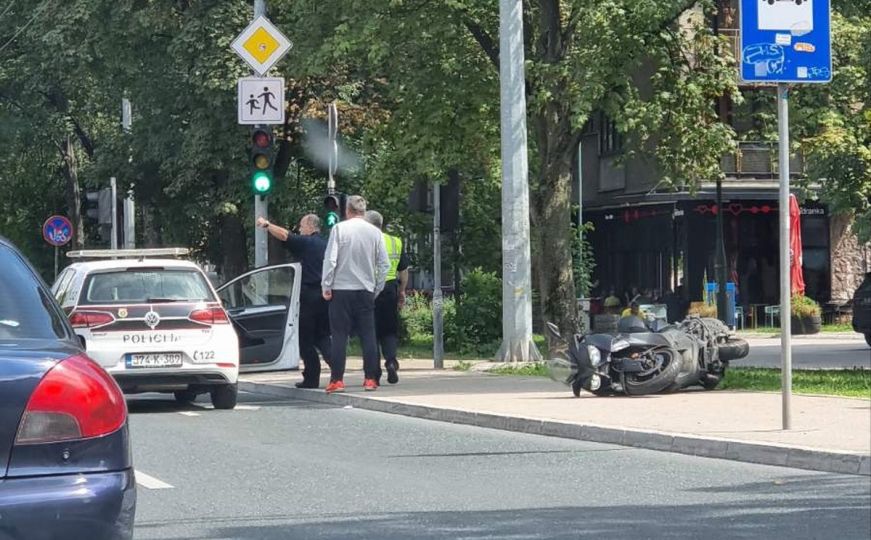 Saobraćajna nesreća u Sarajevu, motociklista zadobio povrede