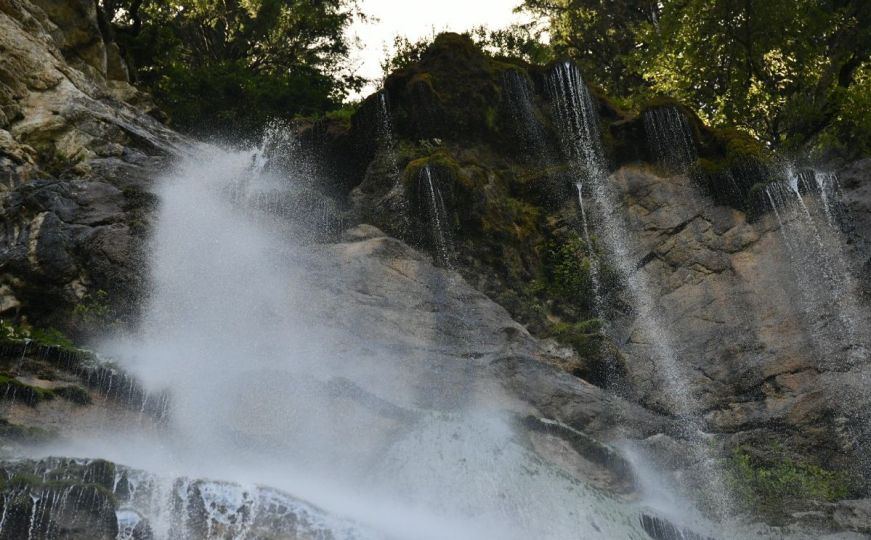 Ako volite svjež vazduh, prirodu i fascinantne prizore: Posjetite vodopad Skakavac