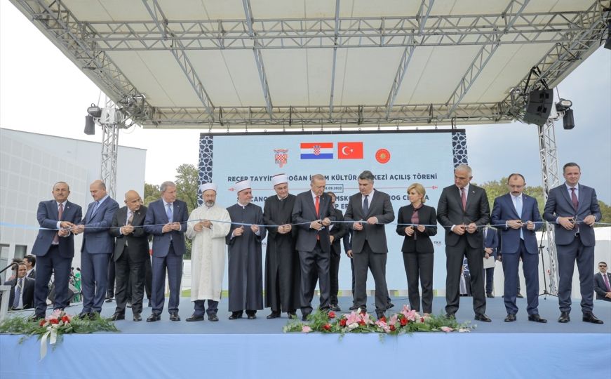 Pogledajte kako su Erdogan, Milanović i Kolinda otvorili džamiju u Sisku