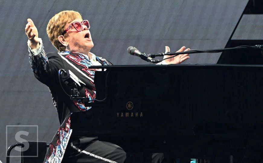 Sir Elton John na koncertu u Torontu odao počast kraljici Elizabeti