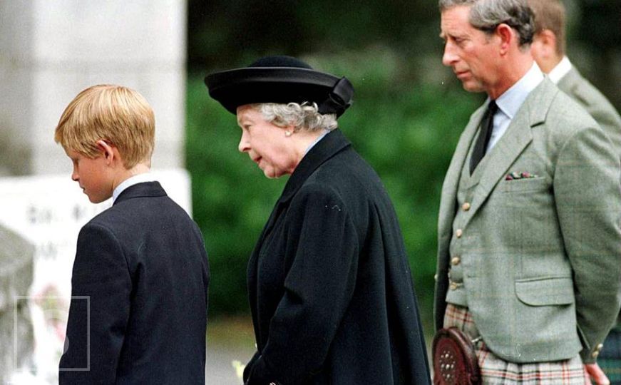 Kraljica Elizabetha II je samo jednom prekršila protokol? Šta je uradila na sahrani princeze Diane