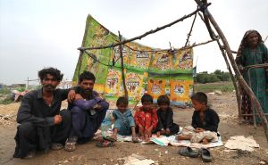 Turci pružaju pomoć poplavama pogođenim Pakistancima: Postavljeno šatorsko naselje