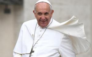 Papa Franjo stigao u Kazahstan: Prije toga iz aviona uputio telegram Zoranu Milanoviću