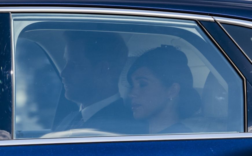 Meghan Markle nije se vozila s Kate Middleton i Camillom u povorci, otkriveno zašto