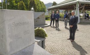 Jonathan Mennuti odao počast žrtvama genocida u Srebrenici: Sastao se sa Suljagićem i Hafizovićem
