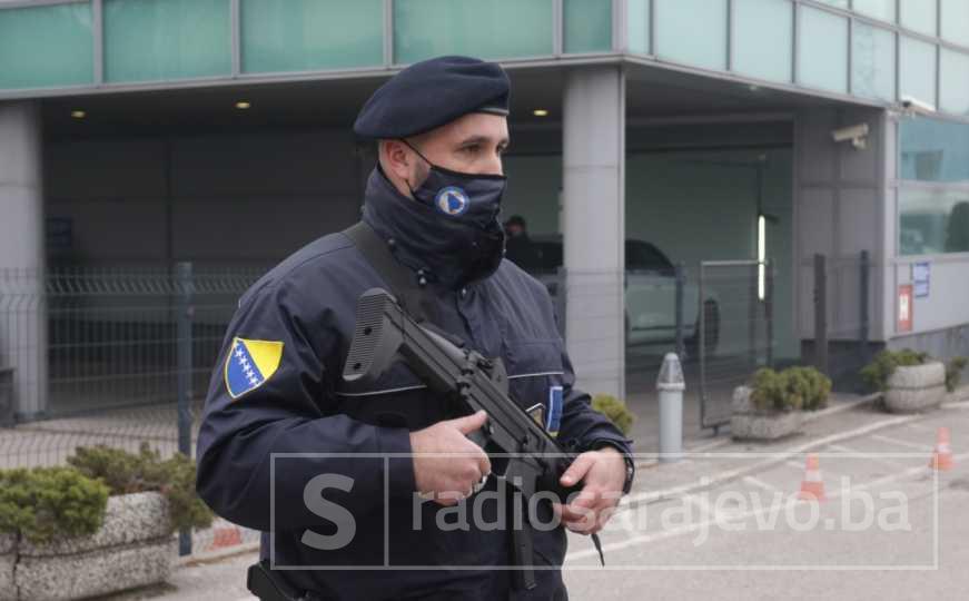 Granična policija BiH uhapsila osam osoba. Dvije su sa Interpolove potjernice