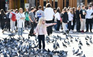 Divan prvi dan jeseni na sarajevskim ulicama: Sunce, kafa i 'puna' Baščaršija