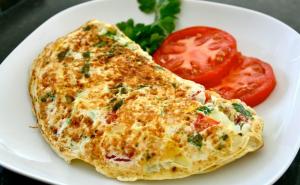 Idealan doručak: Ukusan porodični omlet iz rerne