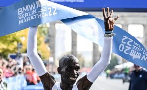 Berlin: Legendarni Eliud Kipchoge oborio svjetski rekord u maratonu, učestvovali i takmičari iz BiH