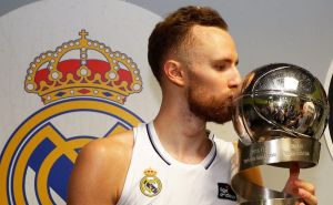 Kapa dole, majstore: Džanan Musa prvi trofej u Realu posvetio našoj najvećoj sportskoj legendi