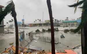 Dramatični snimci s Floride: Vjetrovi puhali 241 kilometar na sat