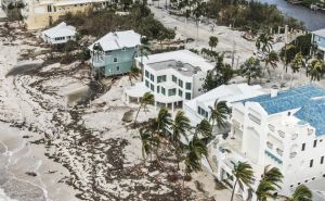 Jedna od najsnažnijih oluja ikad zabilježenih u SAD-u preplavio Floridu, raste broj mrtvih